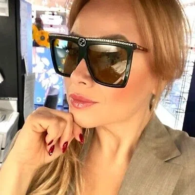 Pre-owned Gucci Gg0733s-005-62 Green Sunglasses