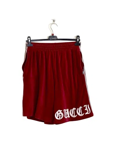 Pre-owned Gucci Gothic Logo Velour Red Basketball-length Shorts