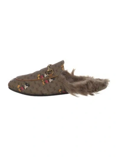 Pre-owned Gucci Graphic Print Fur Trim Mules In Brown
