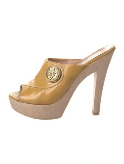 Pre-owned Gucci Hysteria Accent Patent Leather Mules In Yellow