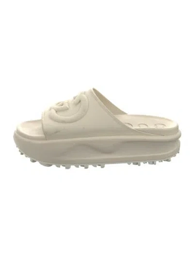 Pre-owned Gucci Interlocking G Logo Rubber Slides In Neutrals