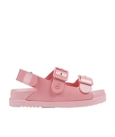 Gucci Isla Rbbr Flt Sndl Double Bckl Rbb In Pink