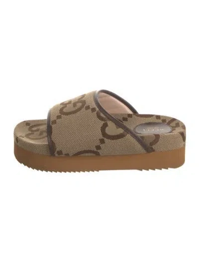 Pre-owned Gucci Jumbo Gg Canvas Slides In Neutrals