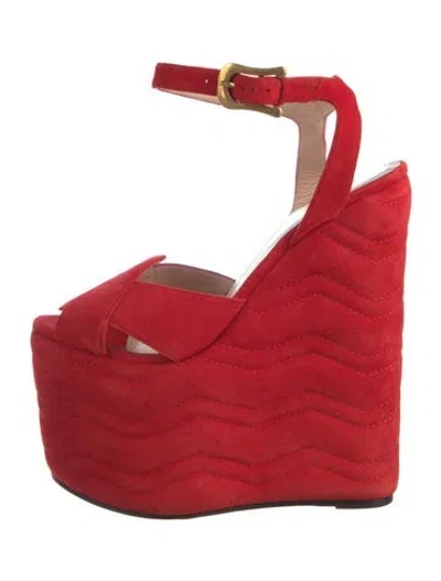 Pre-owned Gucci Kingsnake Suede Pumps In Red