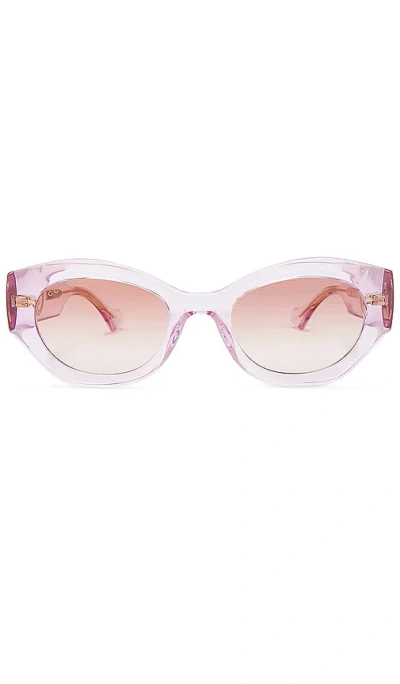 Gucci La Piscine Oval Sunglasses In 粉色