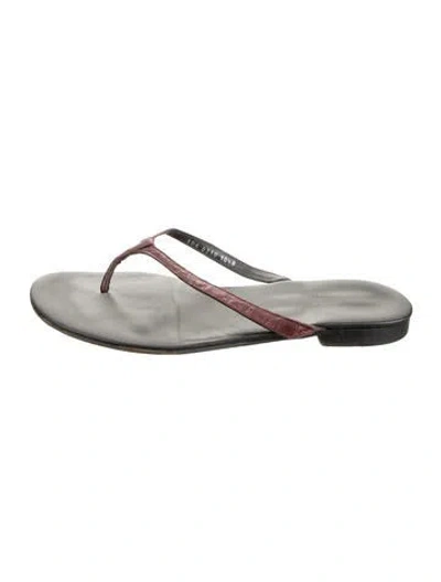 Pre-owned Gucci Leather Animal Print Flip Flops In Burgundy