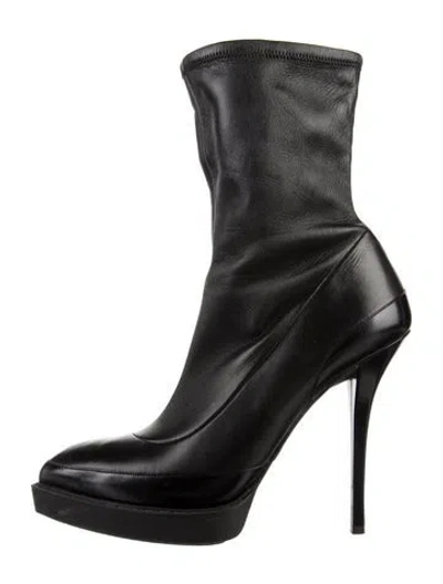 Pre-owned Gucci Leather Boots In Black