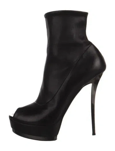 Pre-owned Gucci Leather Boots In Black