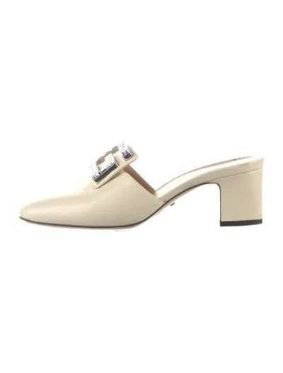 Pre-owned Gucci Leather Crystal Embellishments Mules In White