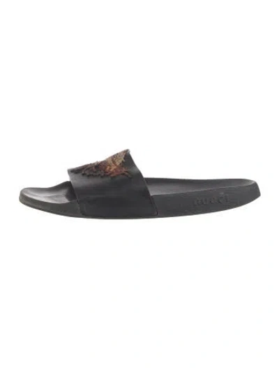 Pre-owned Gucci Leather Graphic Print Slides In Grey