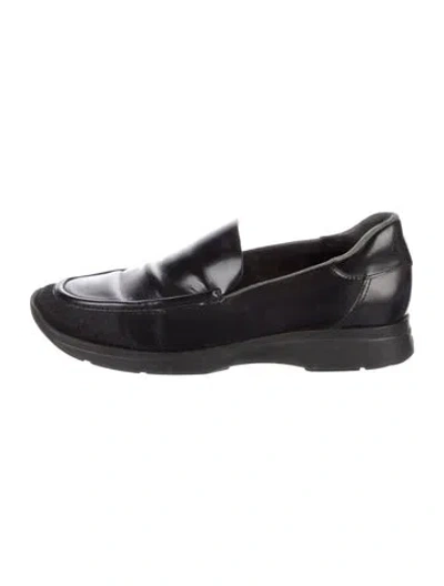 Pre-owned Gucci Leather Loafers In Black