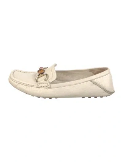 Pre-owned Gucci Leather Loafers In Neutral