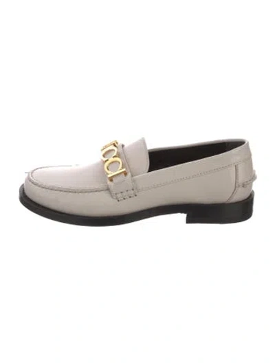Pre-owned Gucci Leather Loafers In Neutral