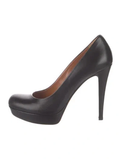 Pre-owned Gucci Leather Pumps In Black