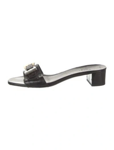 Pre-owned Gucci Leather Slides In Black