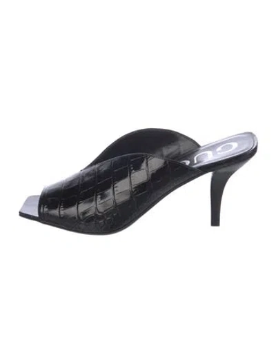 Pre-owned Gucci Leather Slides In Black