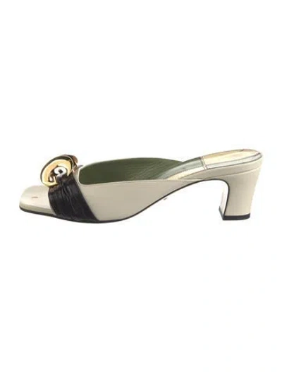 Pre-owned Gucci Leather Slides In Neutral