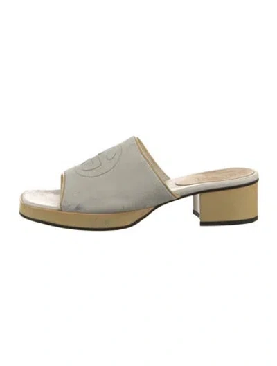 Pre-owned Gucci Leather Slides In Neutrals