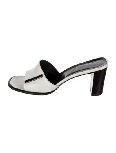 Pre-owned Gucci Leather Slides In White