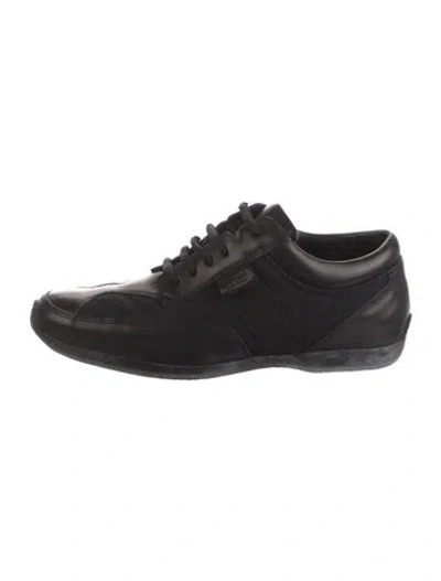 Pre-owned Gucci Leather Sneakers In Black