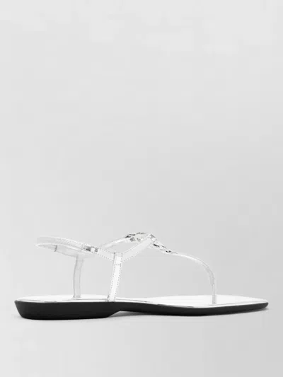 Gucci Interlocking G Metallic Leather Thong Sandals In Silver