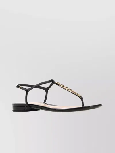 Gucci Signoria Patent Leather Thong Sandals In Black