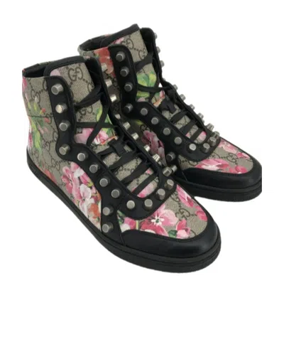 Gucci Logo Boots In Black