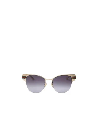 Gucci Logo Details Sunglasses In Gray