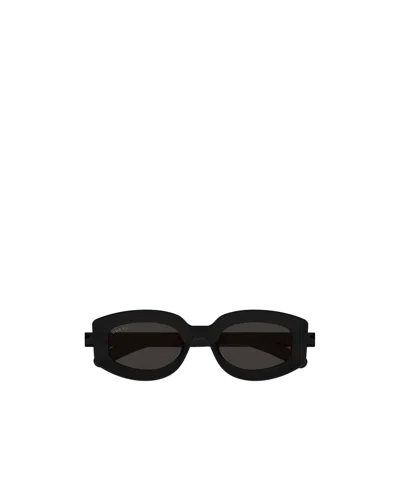 Gucci Logo-embossed Sunglasses In Black