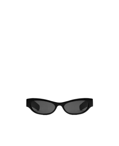 Gucci Logo-engraved Cat-eye Frame Sunglasses In Black