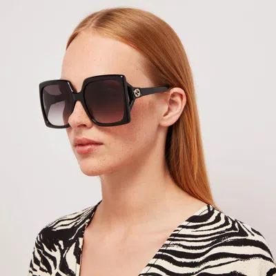 Pre-owned Gucci Logo Gg0876s 001 Black Grey Gradient Rectangle Women Sunglasses In Gray
