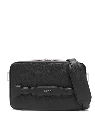 Gucci Logo-lettering Messenger Bag In 黑色