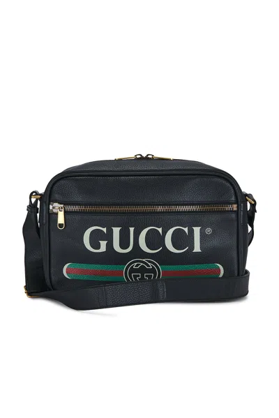 Pre-owned Gucci Logo Messenger Bag In Black