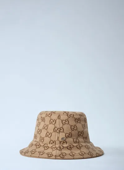 Gucci Logo Motif Bucket Hat In Sand