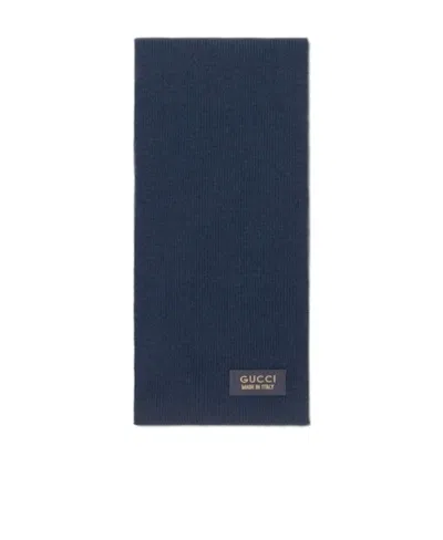 Gucci Logo-patch Ribbed-knit Scarf In Blue