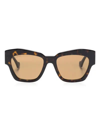 Gucci Logo-plaque Oversize-frame Sunglasses In 褐色