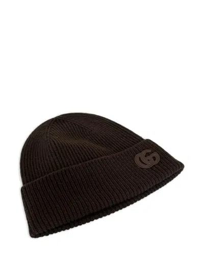 GUCCI LOGO-PLAQUE RIBBED BEANIE