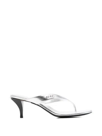 Gucci Logo-lettering Thong-strap Sandals In Silver