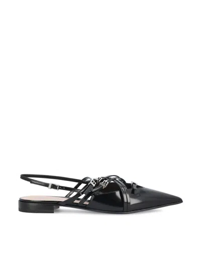 Gucci Low Shoes In Black