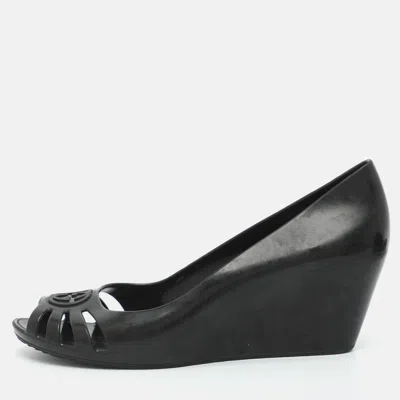 Pre-owned Gucci Marola Size 37 Balck Rubber Wedge Peep Toe Pumps In Black