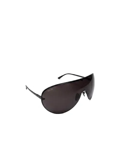 Gucci Mask Frame Sunglasses In Black