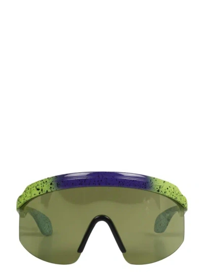 Gucci Mask Frame Sunglasses In Green
