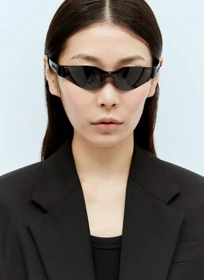 Gucci Mask-shaped Frame Sunglasses In Black