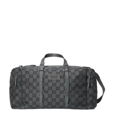 Gucci Maxi Gg Supreme-print Duffle Bag In Black