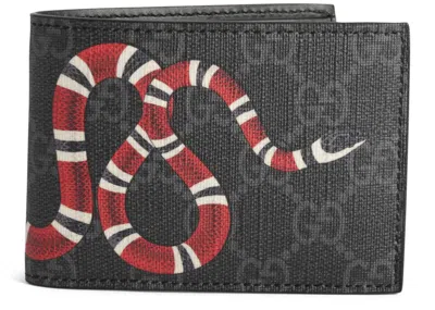Pre-owned Gucci Men's  Bifold Wallet Gg Supreme Kingsnake (4 Card Slots) In Black
