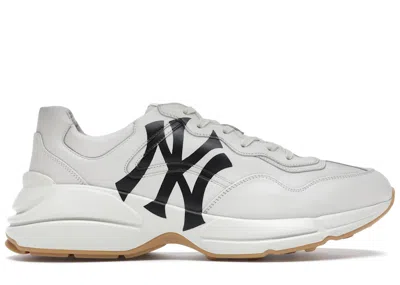 Pre-owned Gucci Men's  Rhyton Ny Yankees Sneakers In Ivory