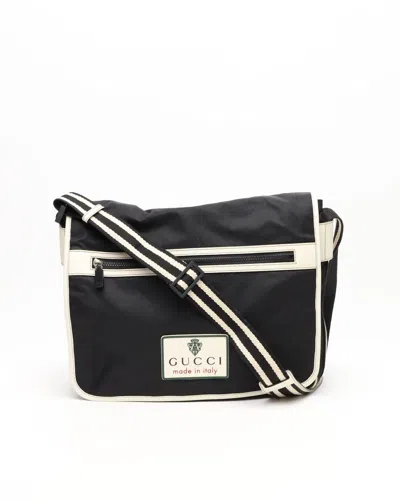Gucci Messenger Bag In Black