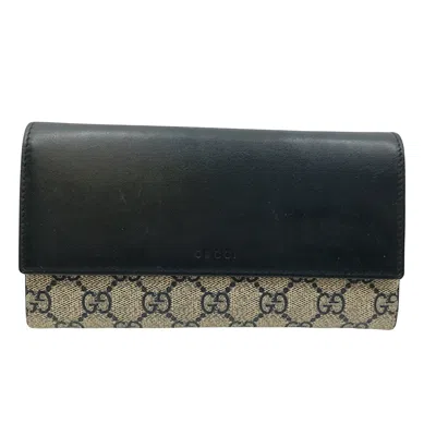 Gucci Navy Leather Wallet  ()