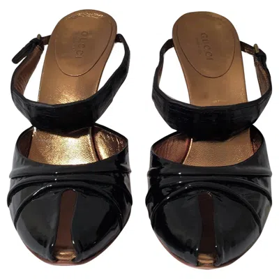 Pre-owned Gucci New Rare Spring 2005  Crocodile And Patent Leather Heels Mules Sz 37 In Black