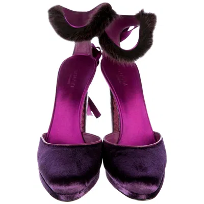 Pre-owned Gucci New Tom Ford For  Farewell Collection Mink Python Velvet Heels Sz 8.5 In Black